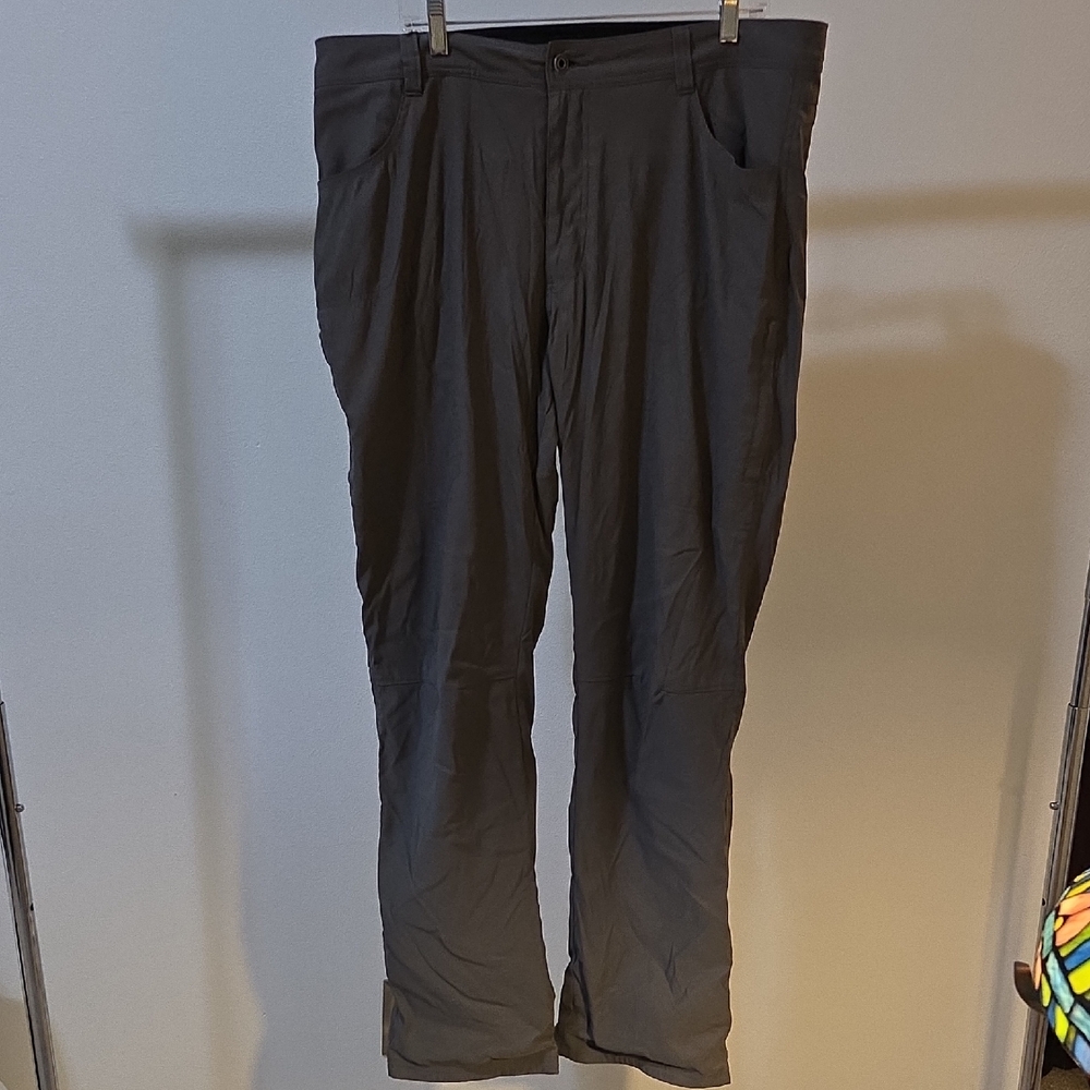 Eddie Bauer Men's Dark Gray Cargo Pants